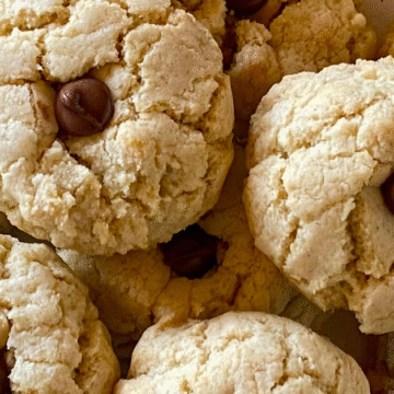 Olive oil cookies made with heart-healthy olive oil instead of butter.
