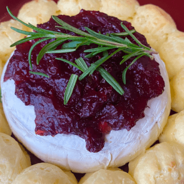 Gluten free baked brie uses premade, frozen, latin-inspired bread to make these app quick for easy entertaining.