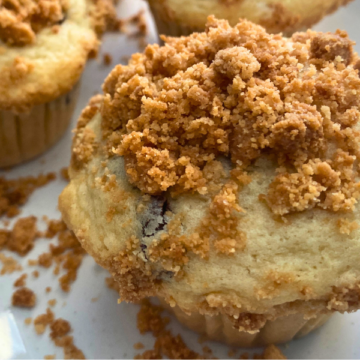 Light and fluffy, loaded hunks of dark chocolate and topped with a crunchy Danish butter cookie crumble.