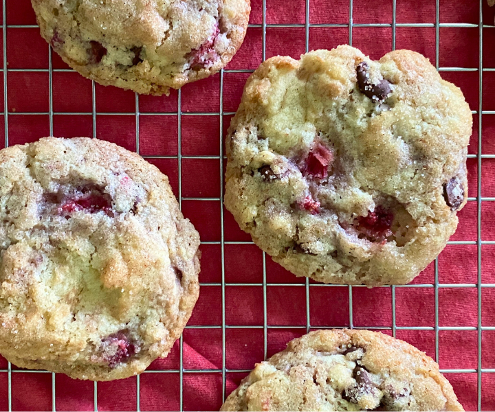 Packed with juicy strawberries and chocolate chips, these Strawberry Chocolate Chip Snickerdoodles are soft and fluffy with just the right amount of crispiness on the edges.