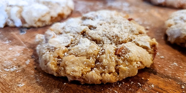 Rich, buttery flavor with a soft, gooey center, a hint of warm spices, and packed with sweet, tender bites of apple.