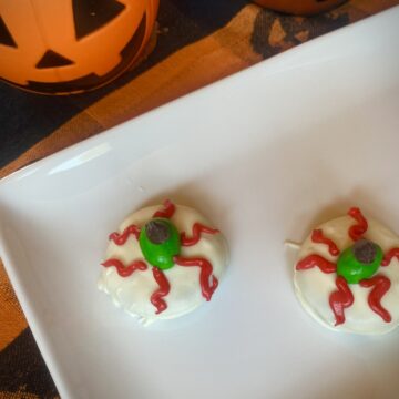 Halloween Oreo Eyeballs are simple to prepare and super creepy for Halloween.