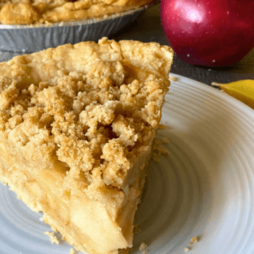 Two layers of flaky crust, bursting with tender cinnamon and caramel apples, with with a thick buttery crumb topping and baked until golden brown.