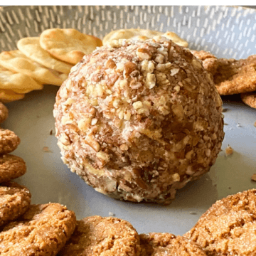 Easy five ingredient appetizer with the perfect pairing of tangy cream cheese and sweet dates with a pecan crunch