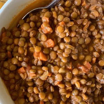 Packed with hearty tender green lentils, fresh veggies, and the perfect blend of spices, making it a satisfying option for busy weeknights or an easy meal prep.