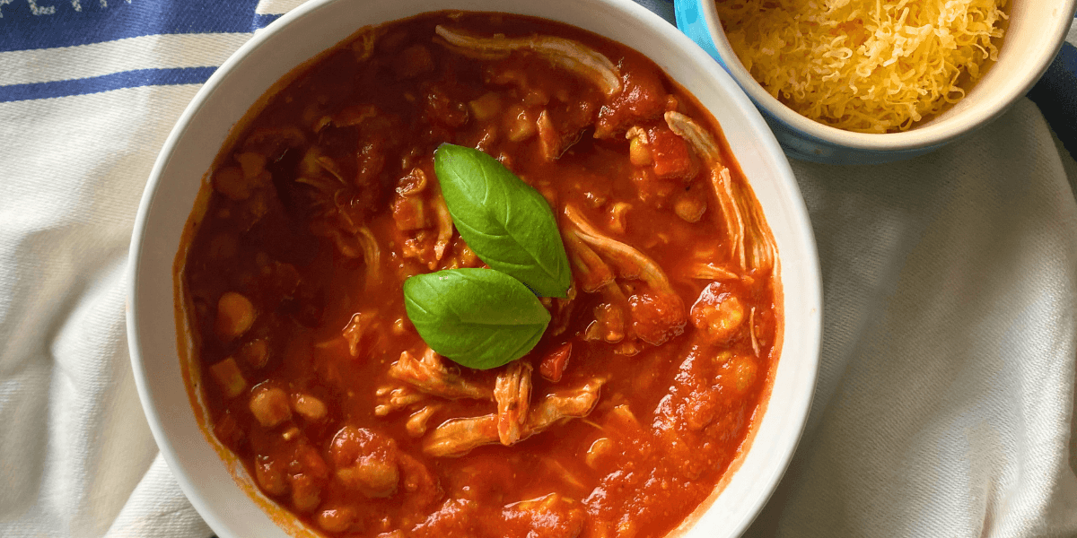 Easy Tomato Basil Chicken Chili (One-Pot Dinner)
