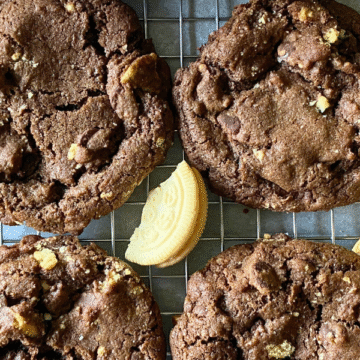 Fudgy Chocolate Cookies with Golden Oreos are Soft, gooey center and slightly crispy edges, and are loaded with chocolate chips and Oreo chunks