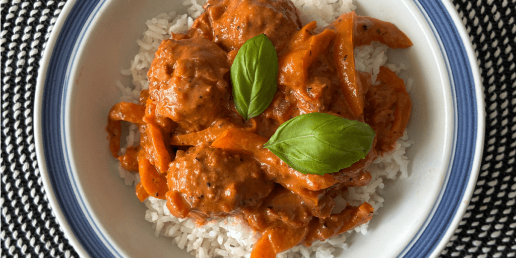 Easy 30 Minute Creamy Fajita Meatballs