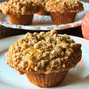 Soft, spiced, and filled with juicy cinnamon apples under a buttery crumble topping.