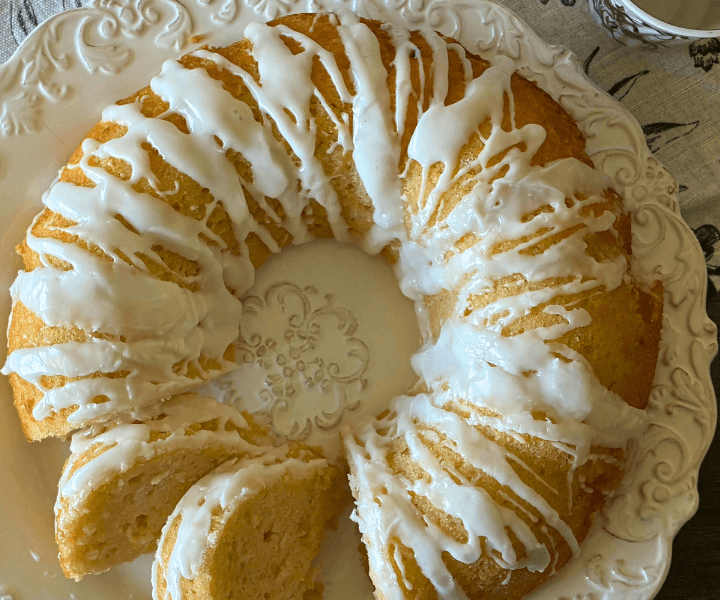 This gluten free lemon donut bundt cake is the opposite of all that. It’s soft, moist, and packed with real lemon flavor thanks to fresh zest, lemon juice, and a little trick that makes a big difference (don’t skip it)