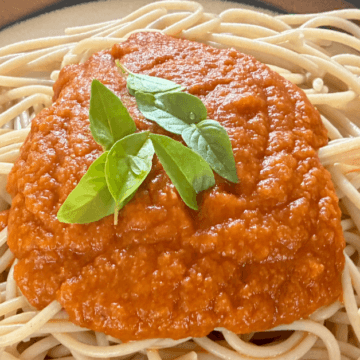 This slow cooker eggplant marinara is loaded with fresh vegetables.