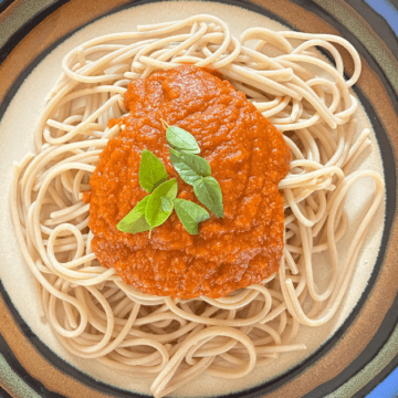 This slow cooker eggplant marinara is loaded with fresh vegetables.
